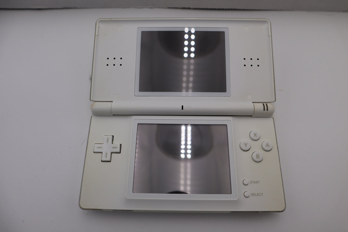 White Nintendo DS Lite - Nintendo DS (6895551905847)